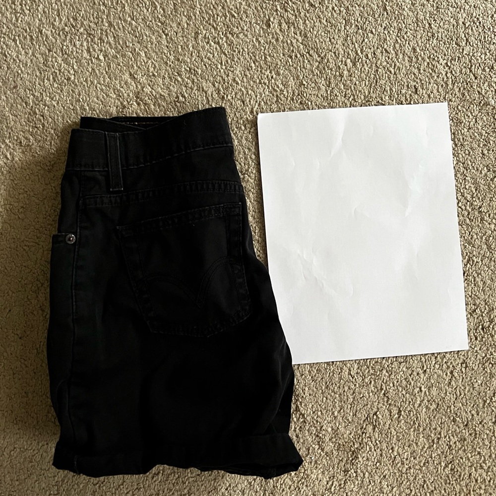 Levi’s high waisted black shorts - Picture 5 of 5